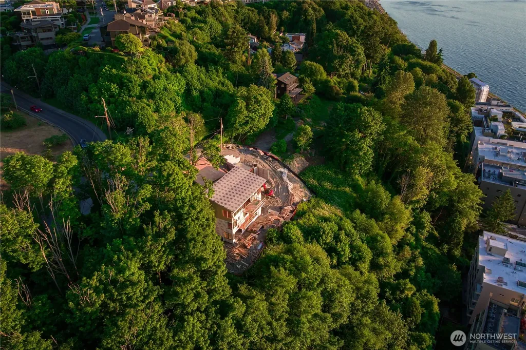 1019 California Lane SW Seattle WA 98116