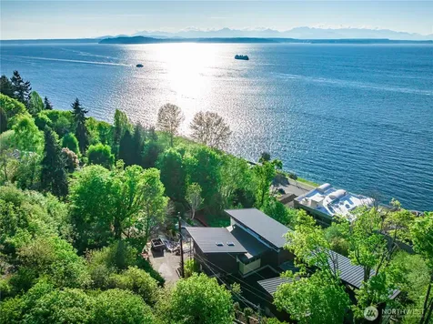 1019 California Lane SW Seattle WA 98116
