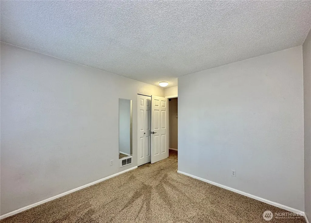406 10th Street Kirkland WA 98033