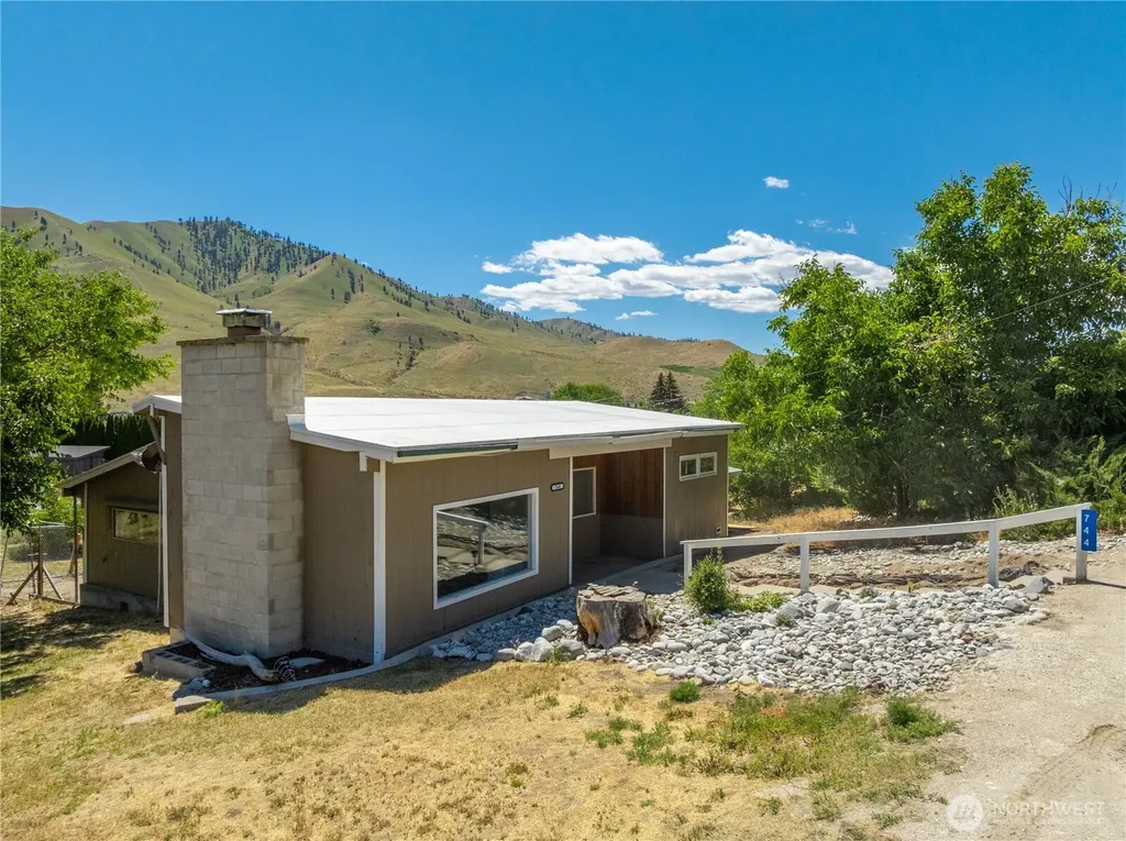 744 Riverview Cemetery Road Chelan WA 98816