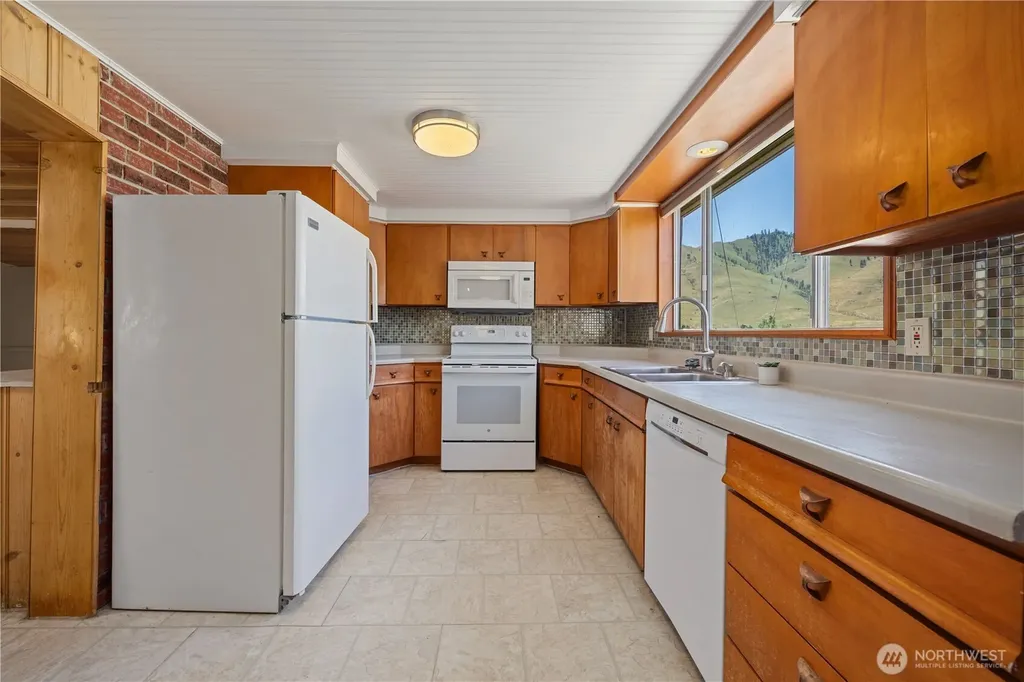 744 Riverview Cemetery Road Chelan WA 98816