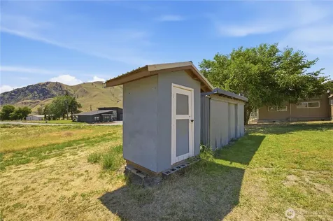 744 Riverview Cemetery Road Chelan WA 98816