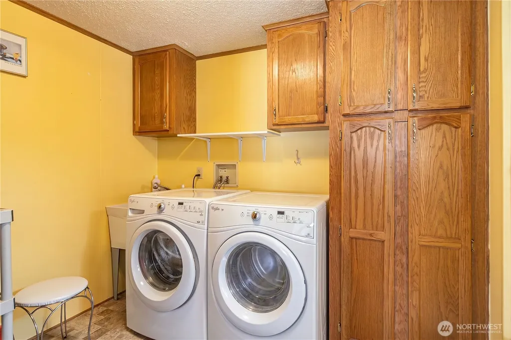 532 NW Silver Glen Lane Bremerton WA 98311