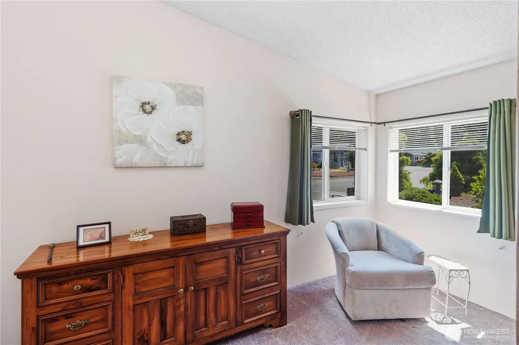 532 NW Silver Glen Lane Bremerton WA 98311