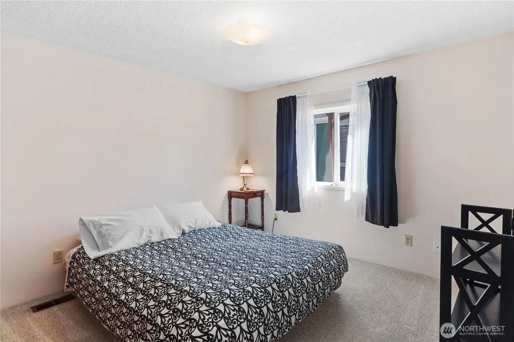 532 NW Silver Glen Lane Bremerton WA 98311