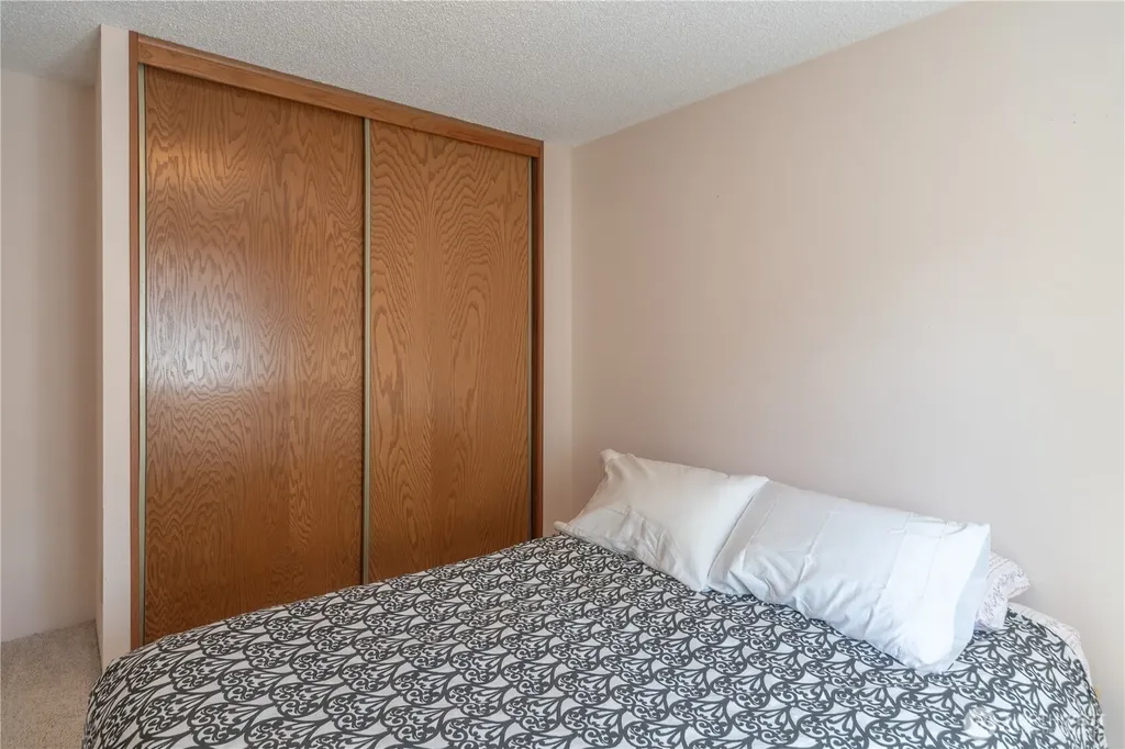 532 NW Silver Glen Lane Bremerton WA 98311
