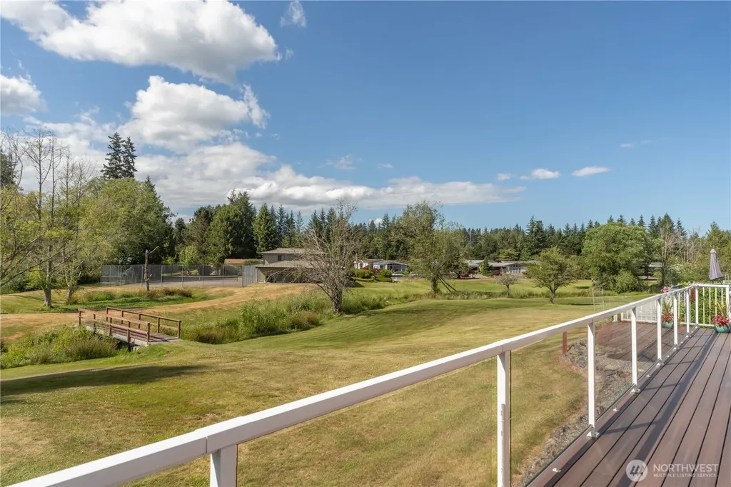 532 NW Silver Glen Lane Bremerton WA 98311