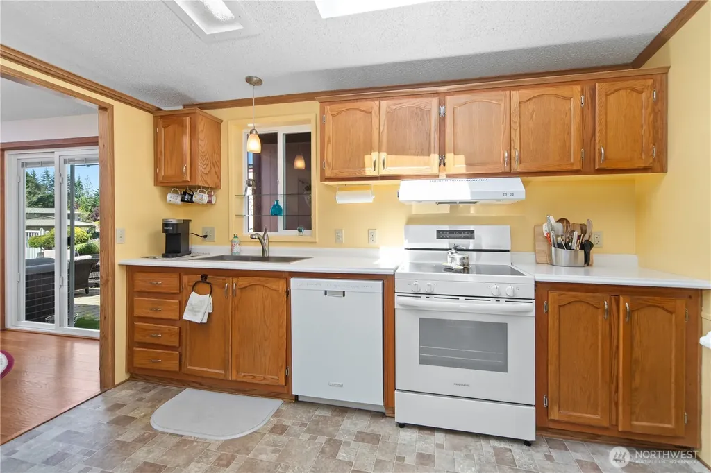 532 NW Silver Glen Lane Bremerton WA 98311