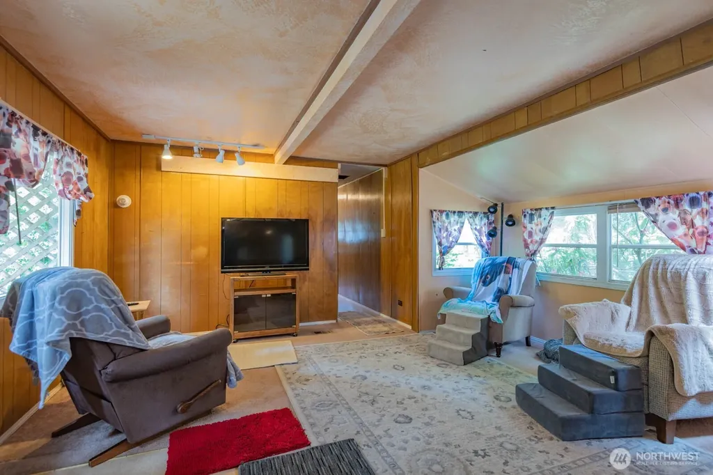 239 Robinson Road Port Angeles WA 98362