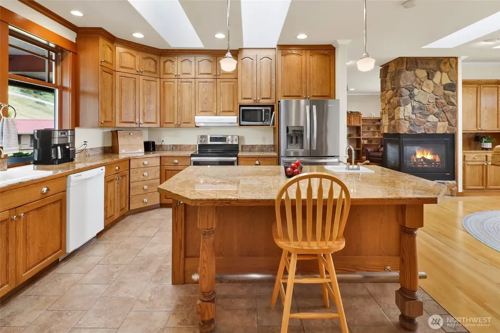 18077 Fox Hollow Lane Bow WA 98232