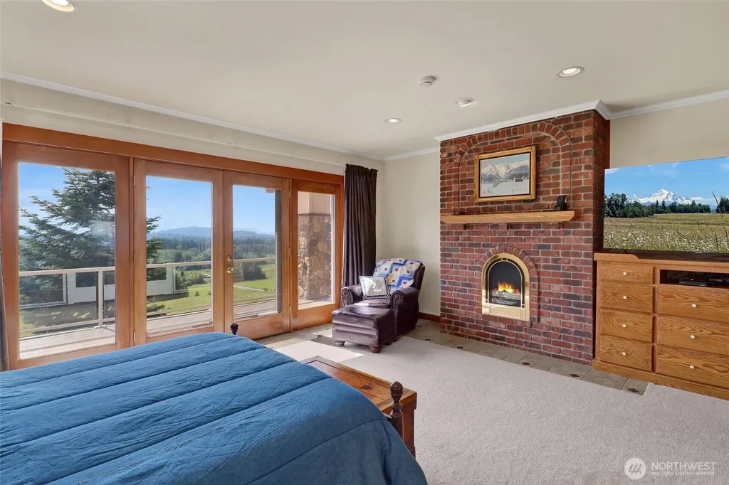 18077 Fox Hollow Lane Bow WA 98232