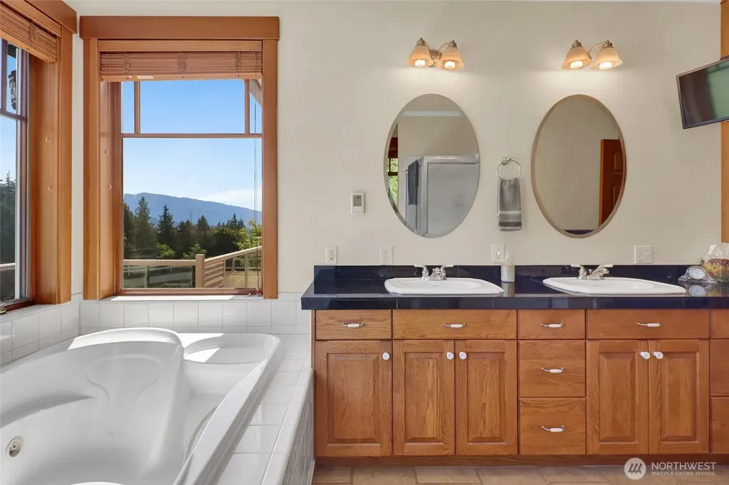 18077 Fox Hollow Lane Bow WA 98232