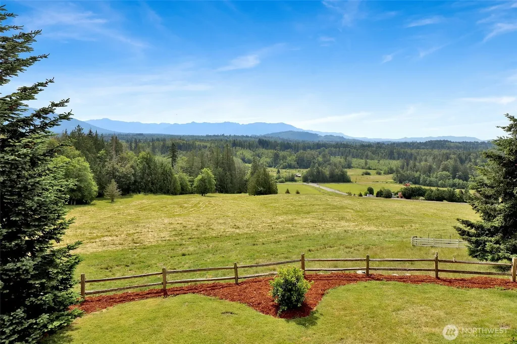 18077 Fox Hollow Lane Bow WA 98232