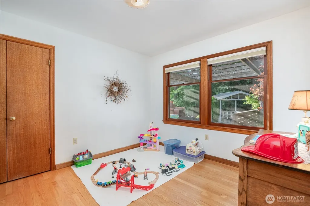 726 N 137th Street Seattle WA 98133
