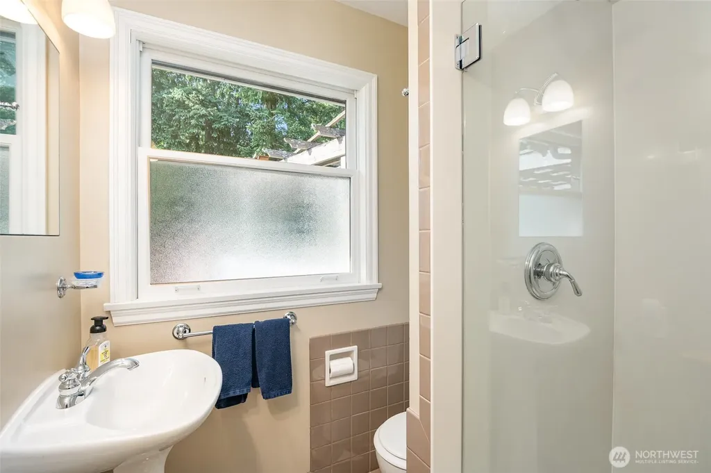 726 N 137th Street Seattle WA 98133