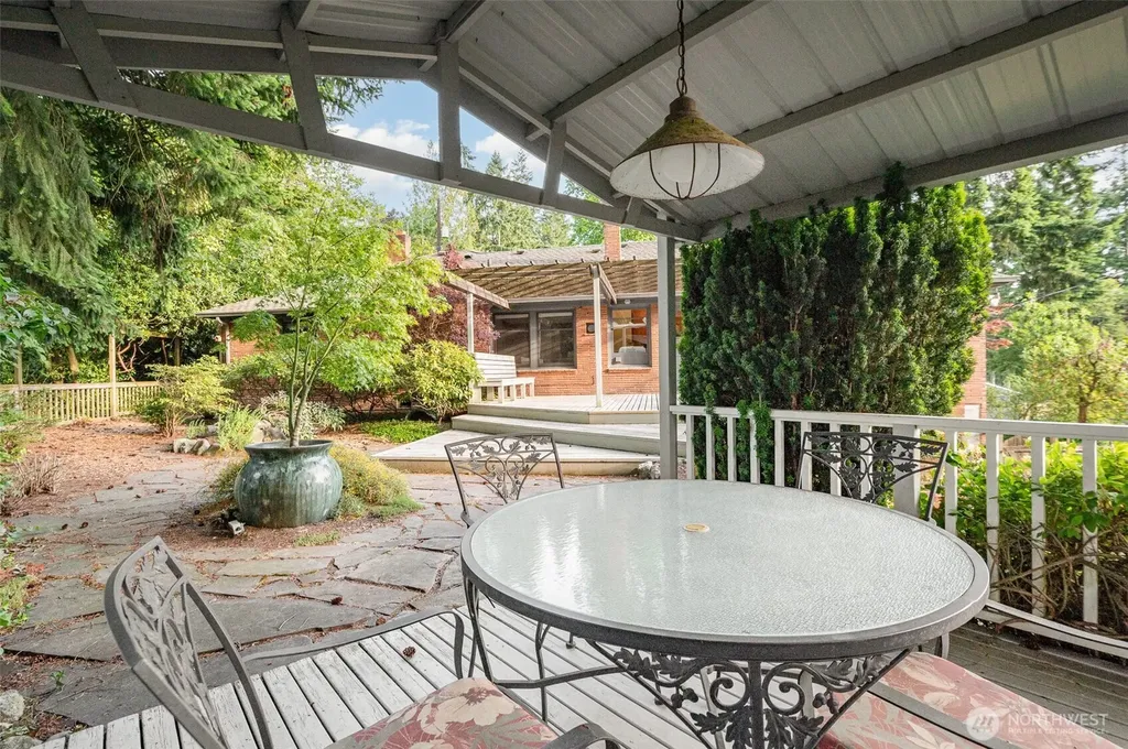 726 N 137th Street Seattle WA 98133