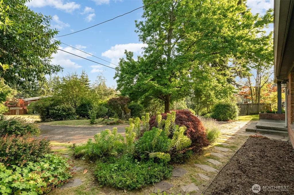 726 N 137th Street Seattle WA 98133