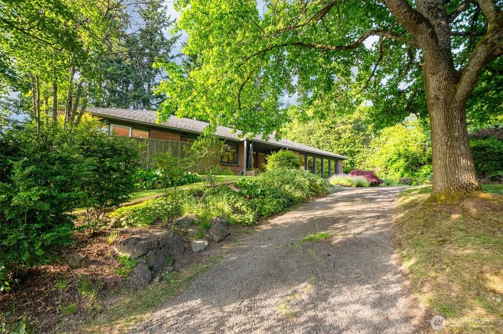 726 N 137th Street Seattle WA 98133