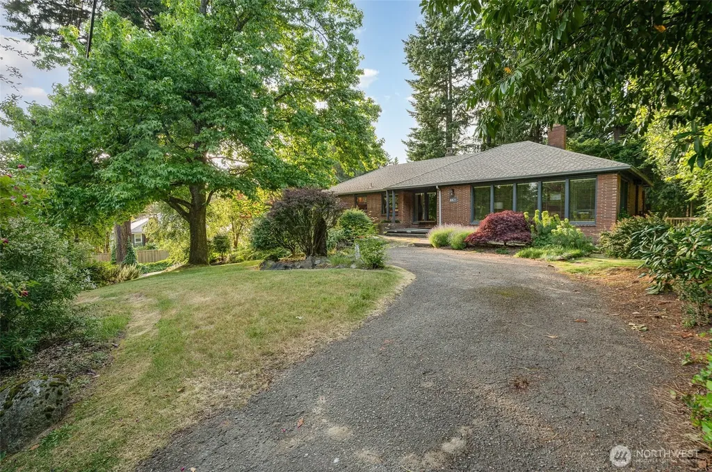 726 N 137th Street Seattle WA 98133
