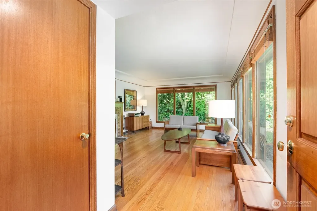 726 N 137th Street Seattle WA 98133