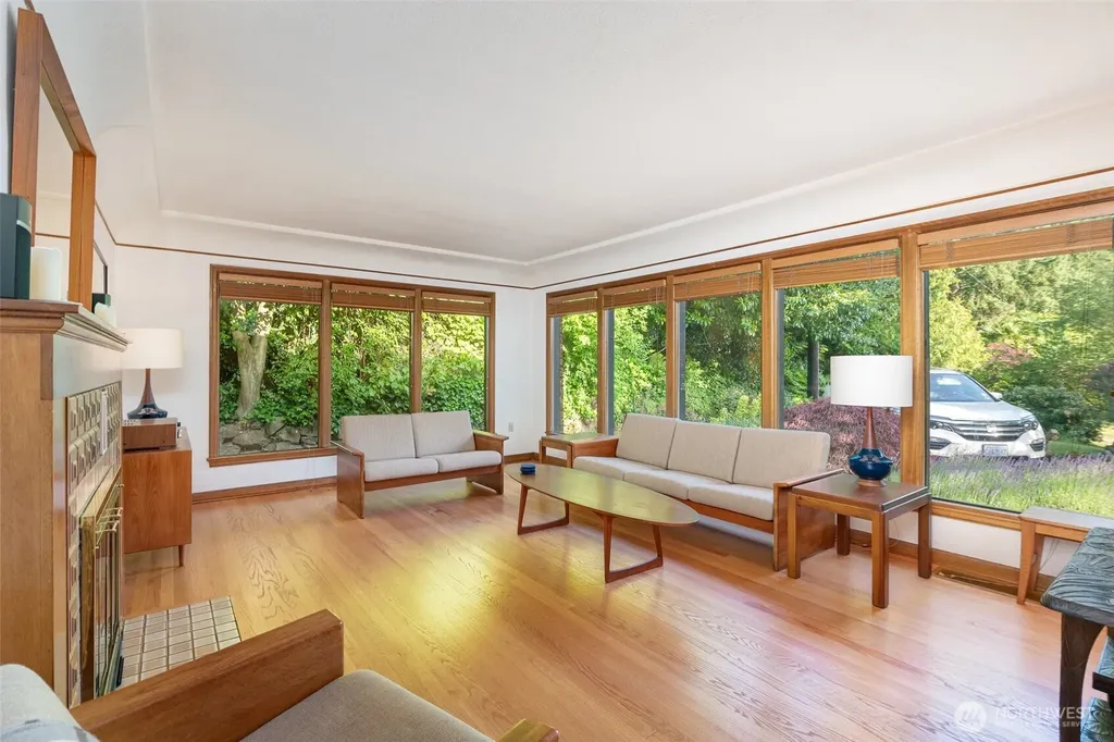 726 N 137th Street Seattle WA 98133