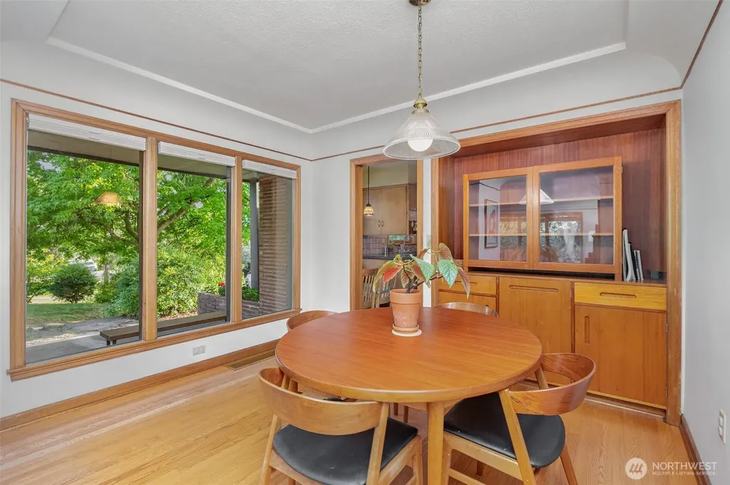 726 N 137th Street Seattle WA 98133