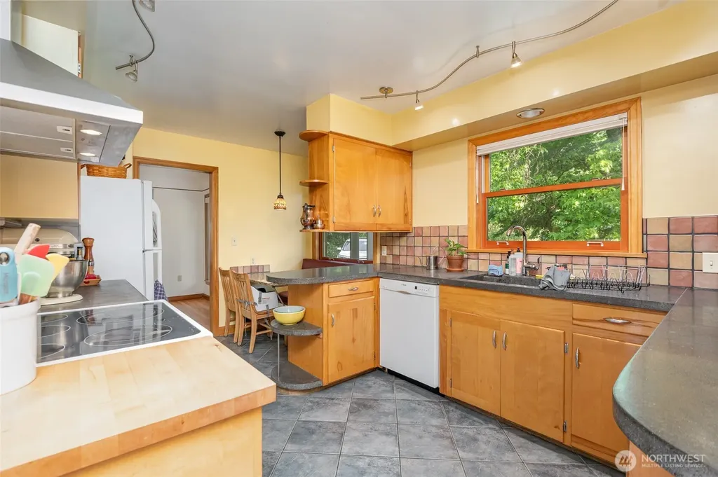 726 N 137th Street Seattle WA 98133