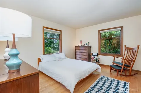 726 N 137th Street Seattle WA 98133