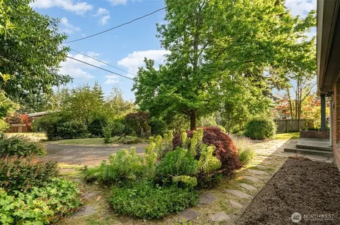 726 N 137th Street Seattle WA 98133