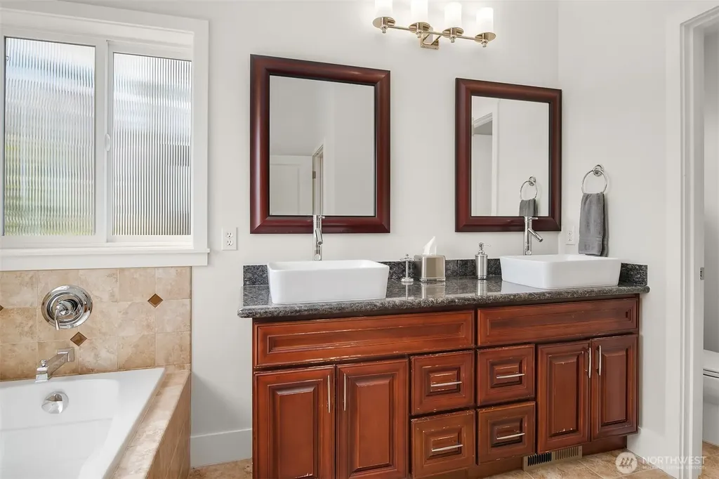 213 26th Avenue E Seattle WA 98112