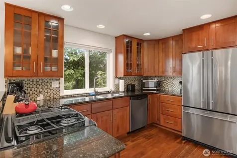 213 26th Avenue E Seattle WA 98112