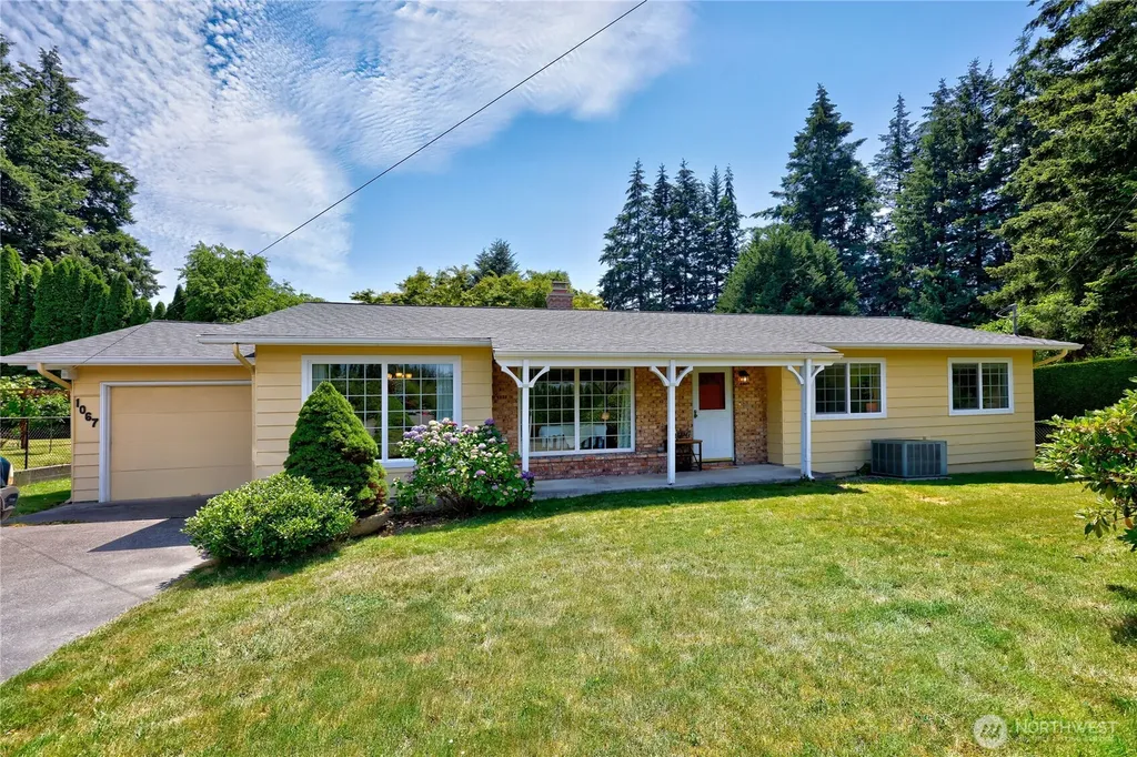 1067 Swanson Way NE Poulsbo WA 98370