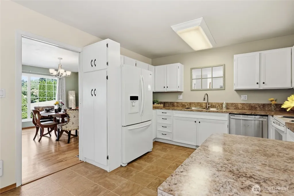 1067 Swanson Way NE Poulsbo WA 98370