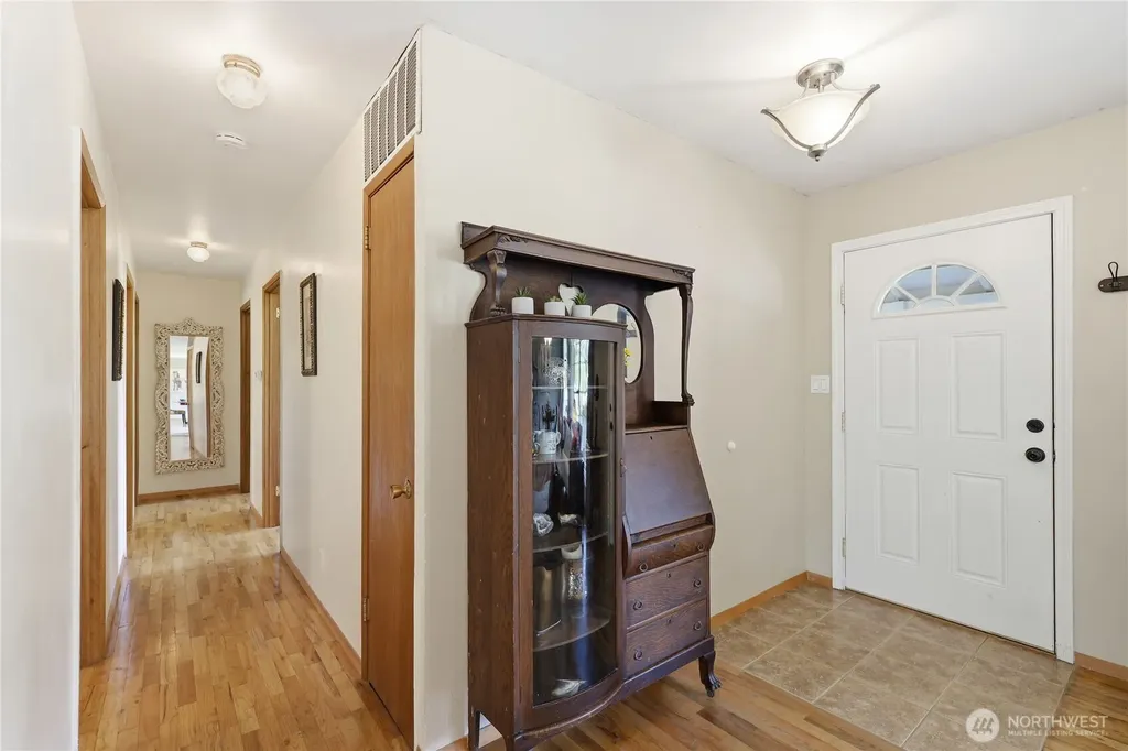 1067 Swanson Way NE Poulsbo WA 98370