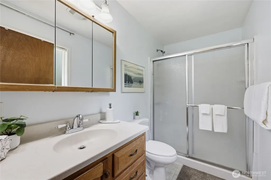 1067 Swanson Way NE Poulsbo WA 98370