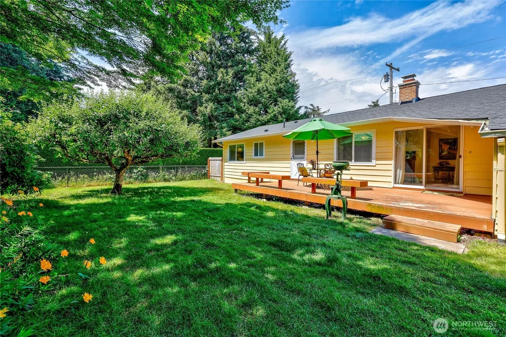 1067 Swanson Way NE Poulsbo WA 98370