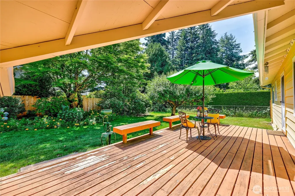 1067 Swanson Way NE Poulsbo WA 98370