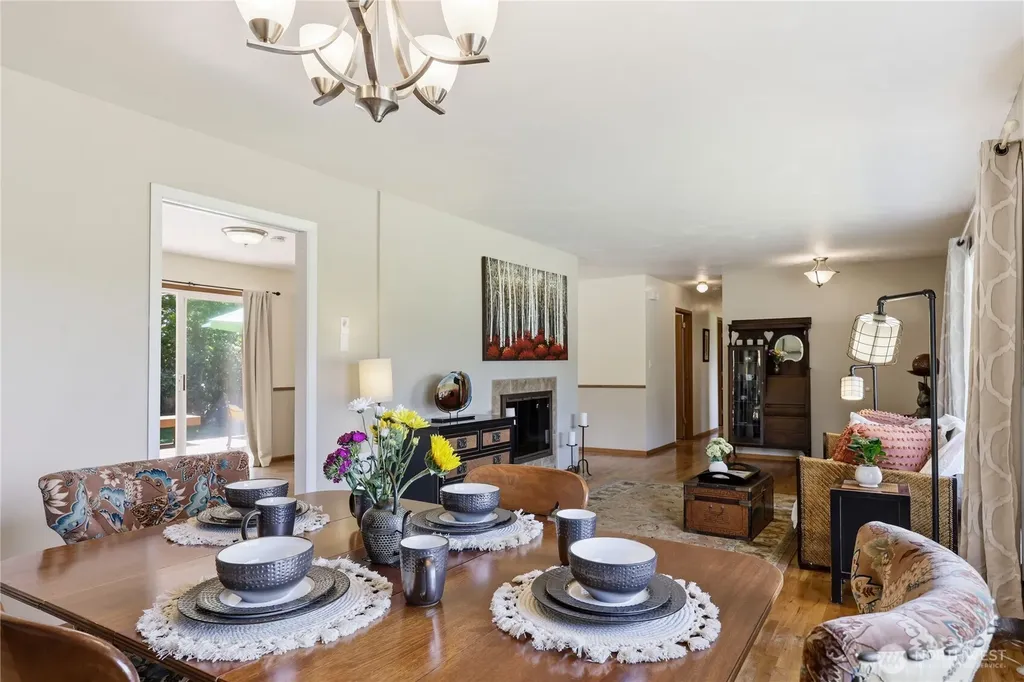 1067 Swanson Way NE Poulsbo WA 98370
