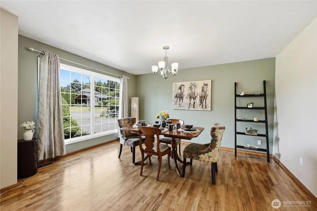 1067 Swanson Way NE Poulsbo WA 98370