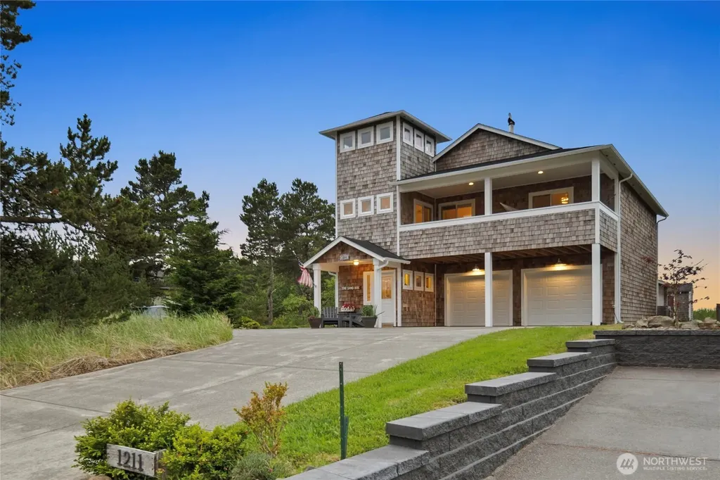 1211 Ocean Beach Boulevard S Long Beach WA 98631