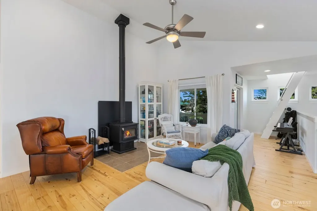 1211 Ocean Beach Boulevard S Long Beach WA 98631