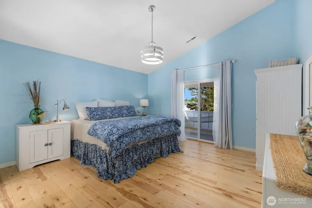 1211 Ocean Beach Boulevard S Long Beach WA 98631