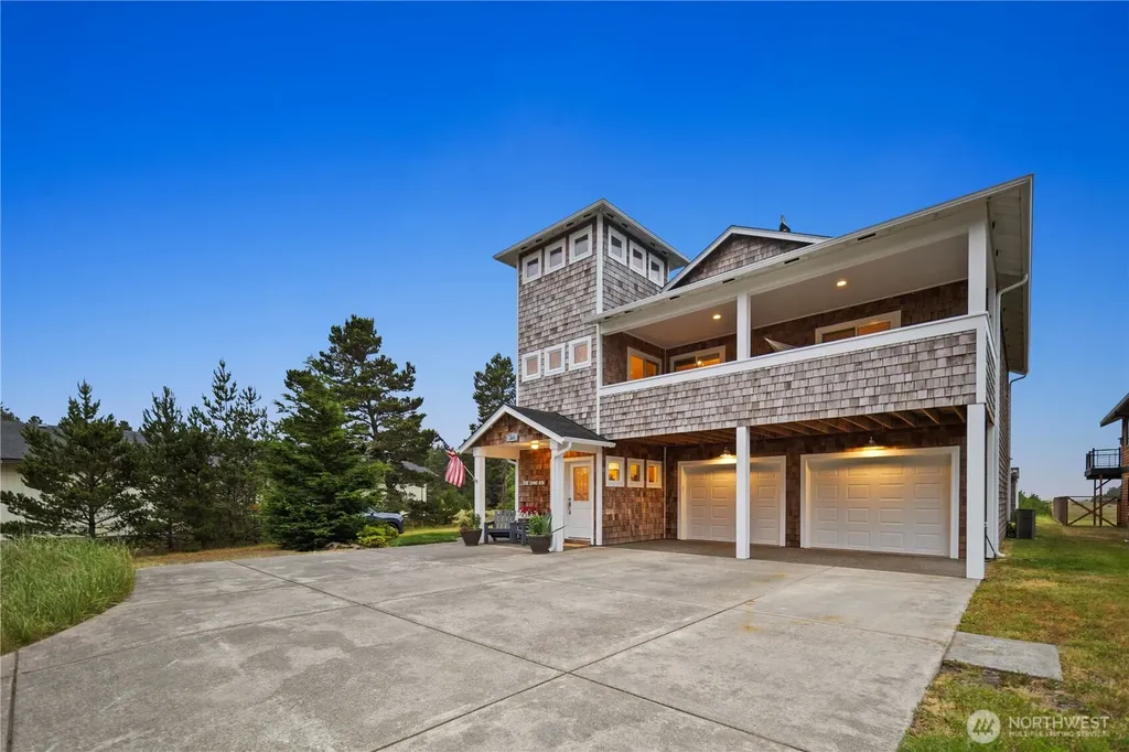 1211 Ocean Beach Boulevard S Long Beach WA 98631