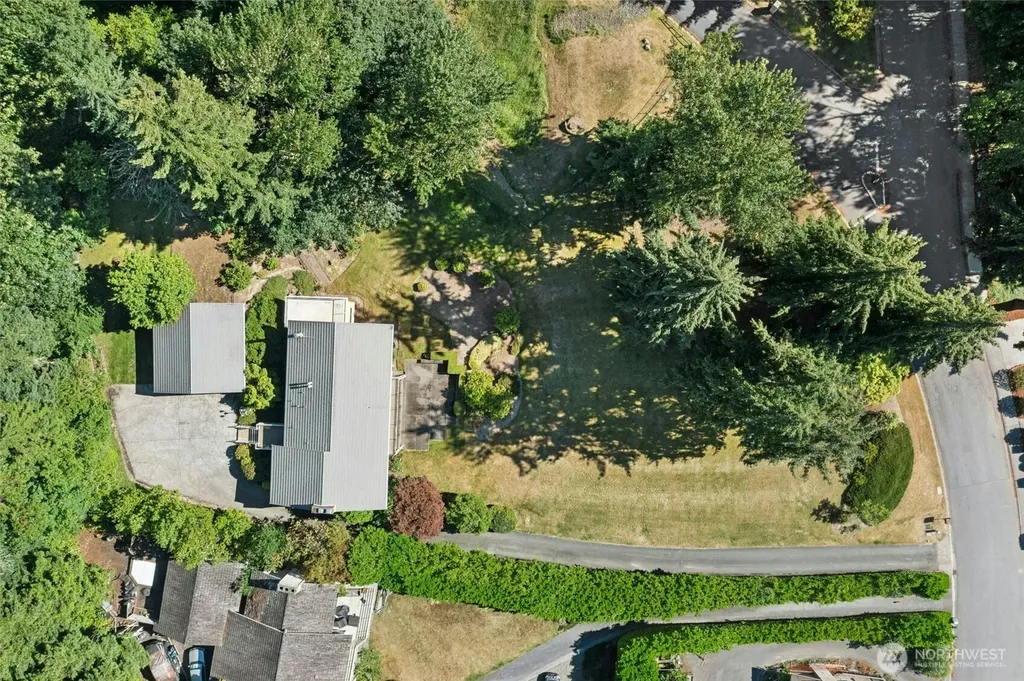 4736 Somerset Avenue SE Bellevue WA 98006