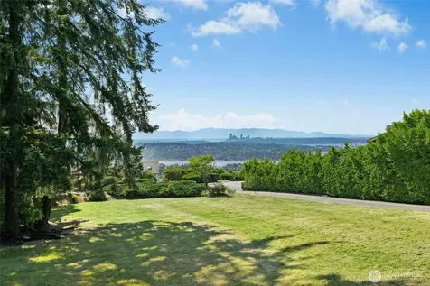 4736 Somerset Avenue SE Bellevue WA 98006