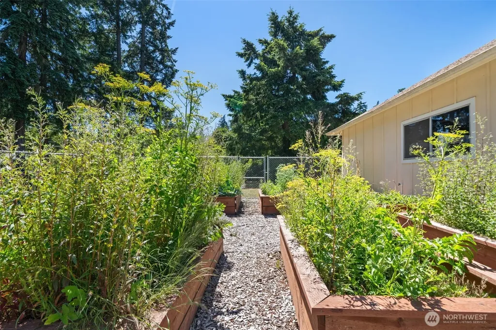 3512 SE Salmonberry Road Port Orchard WA 98366