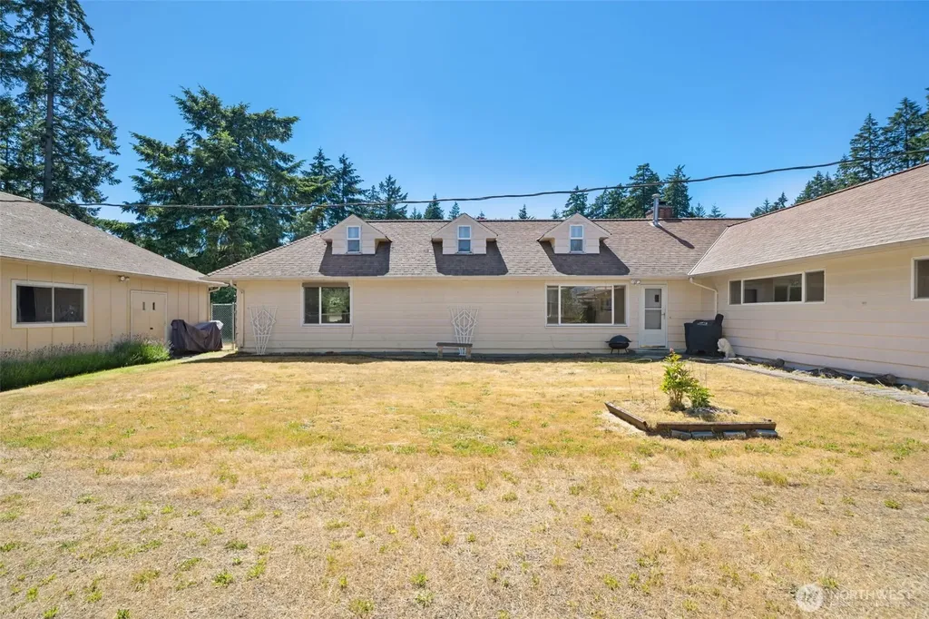 3512 SE Salmonberry Road Port Orchard WA 98366