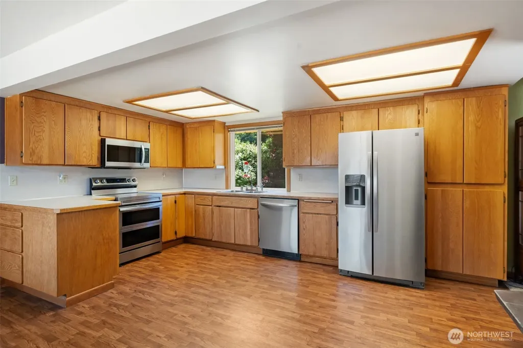 3512 SE Salmonberry Road Port Orchard WA 98366