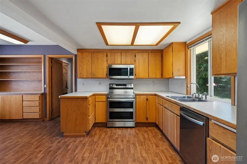 3512 SE Salmonberry Road Port Orchard WA 98366