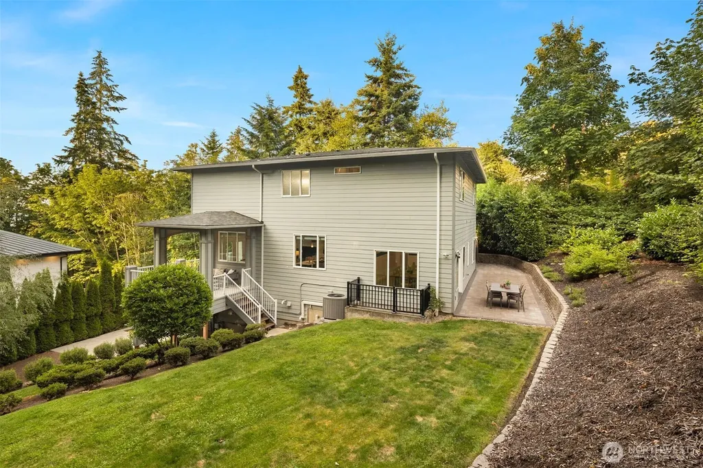 16125 SE 44th Way Bellevue WA 98006